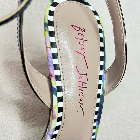 Betsey Johnson Ainsleyy Macrame Flower Sandal Heels-Womens 9-Pink/Green/Blue/Blk - Picture 11 of 14